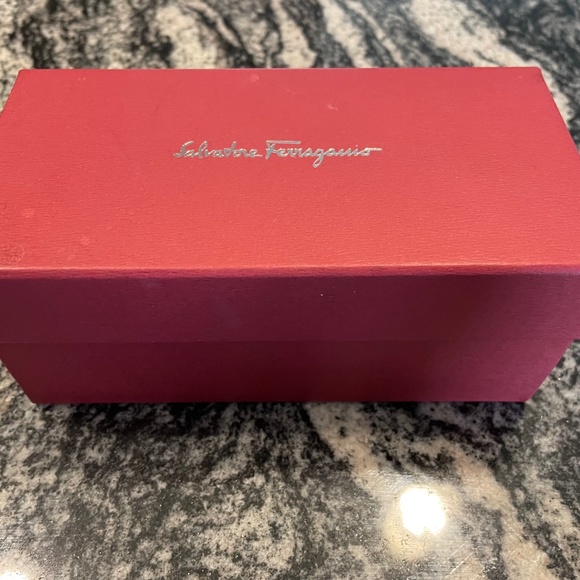 Salvatore Ferragamo SF600S Sunglasses main image 11